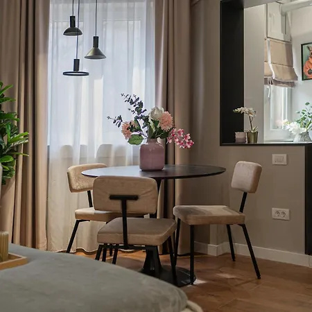 Urban Chic Near Cismigiu & Calea Victoriei * Bucharest