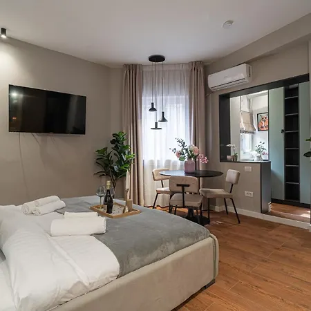 Urban Chic Near Cismigiu & Calea Victoriei Bucharest