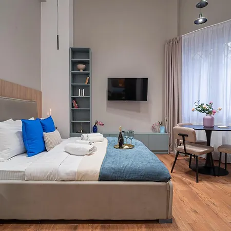 Trendy & Private Near Cismigiu & Calea Victoriei Apartment