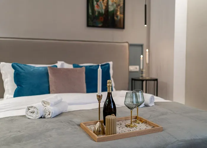 Trendy & Private Near Cismigiu & Calea Victoriei Apartment Bucharest