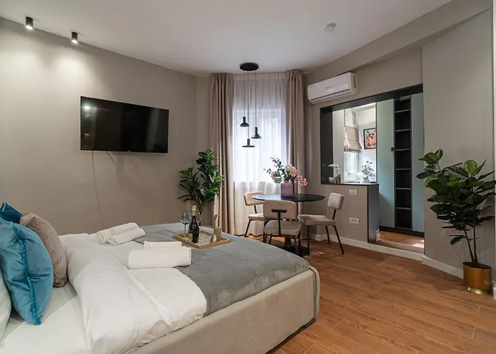 Trendy & Private Near Cismigiu & Calea Victoriei Bucharest
