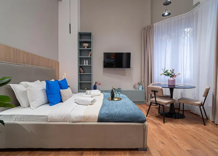 Trendy & Private Near Cismigiu & Calea Victoriei Апартаменти